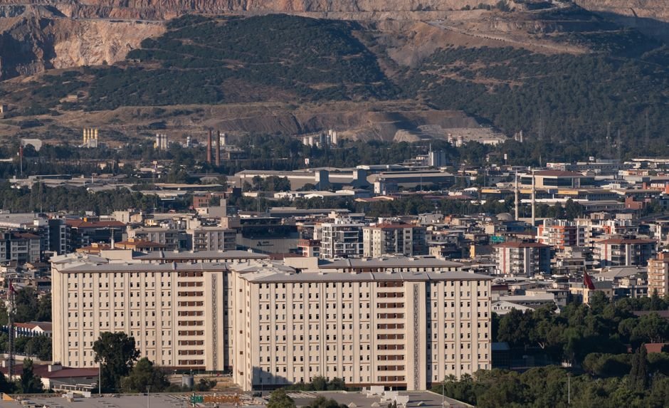 Balıkesir Yangını Ege’yi Sarstı: Manisa Ovası Tedirgin, Çiftçiler Nöbette